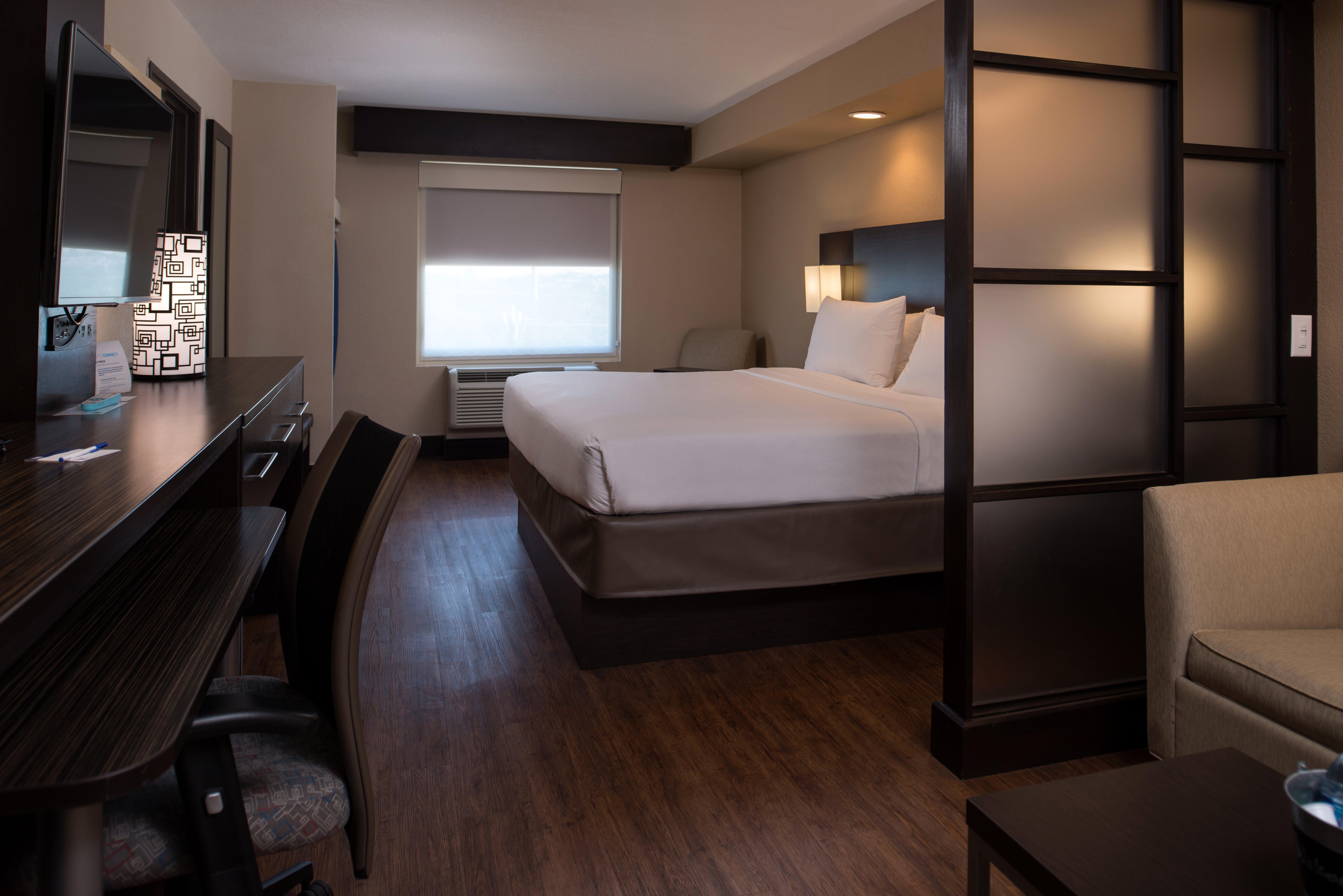 Holiday Inn Express & Suites San Antonio Medical - Six Flags By Ihg מראה חיצוני תמונה