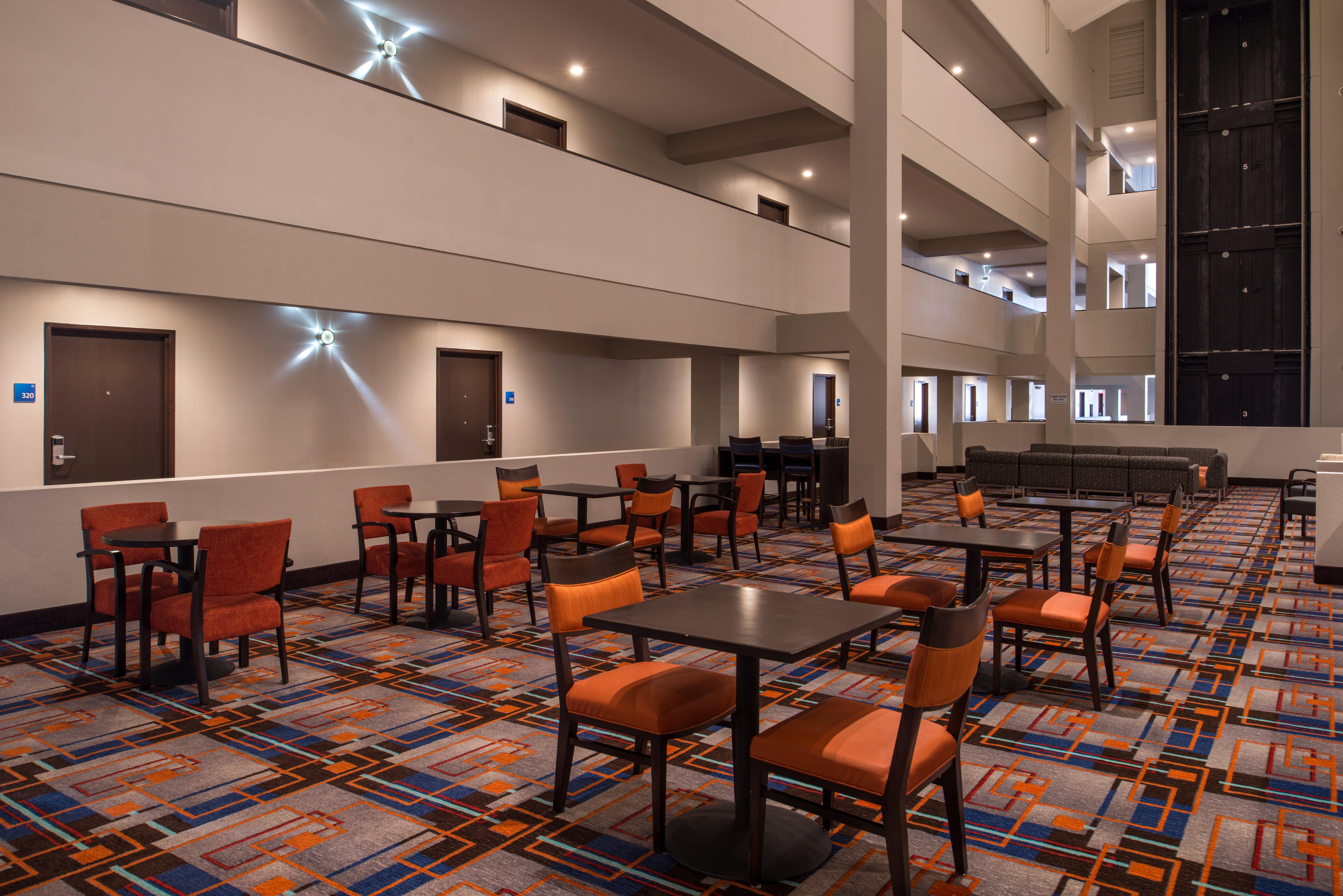 Holiday Inn Express & Suites San Antonio Medical - Six Flags By Ihg מראה חיצוני תמונה