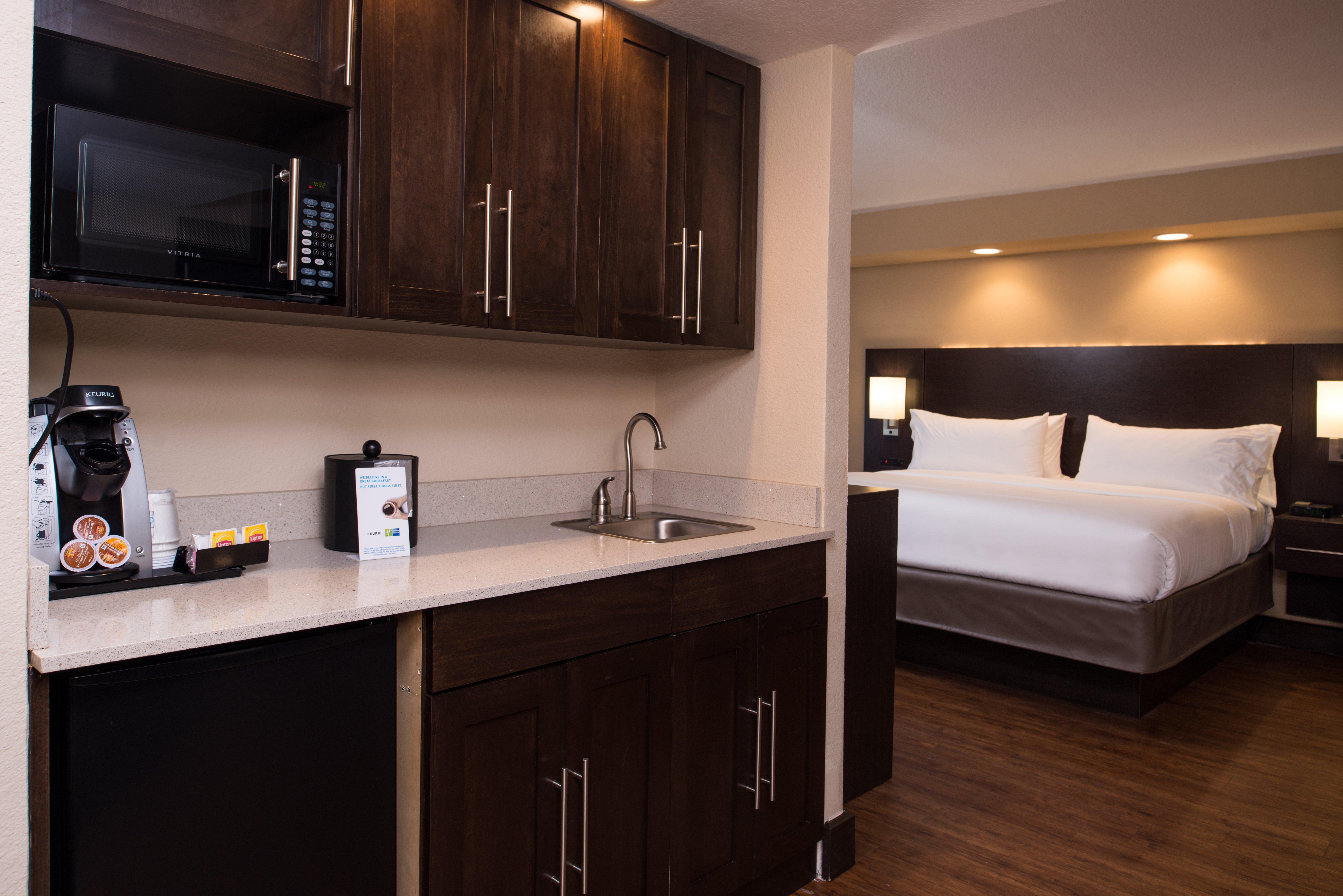 Holiday Inn Express & Suites San Antonio Medical - Six Flags By Ihg מראה חיצוני תמונה