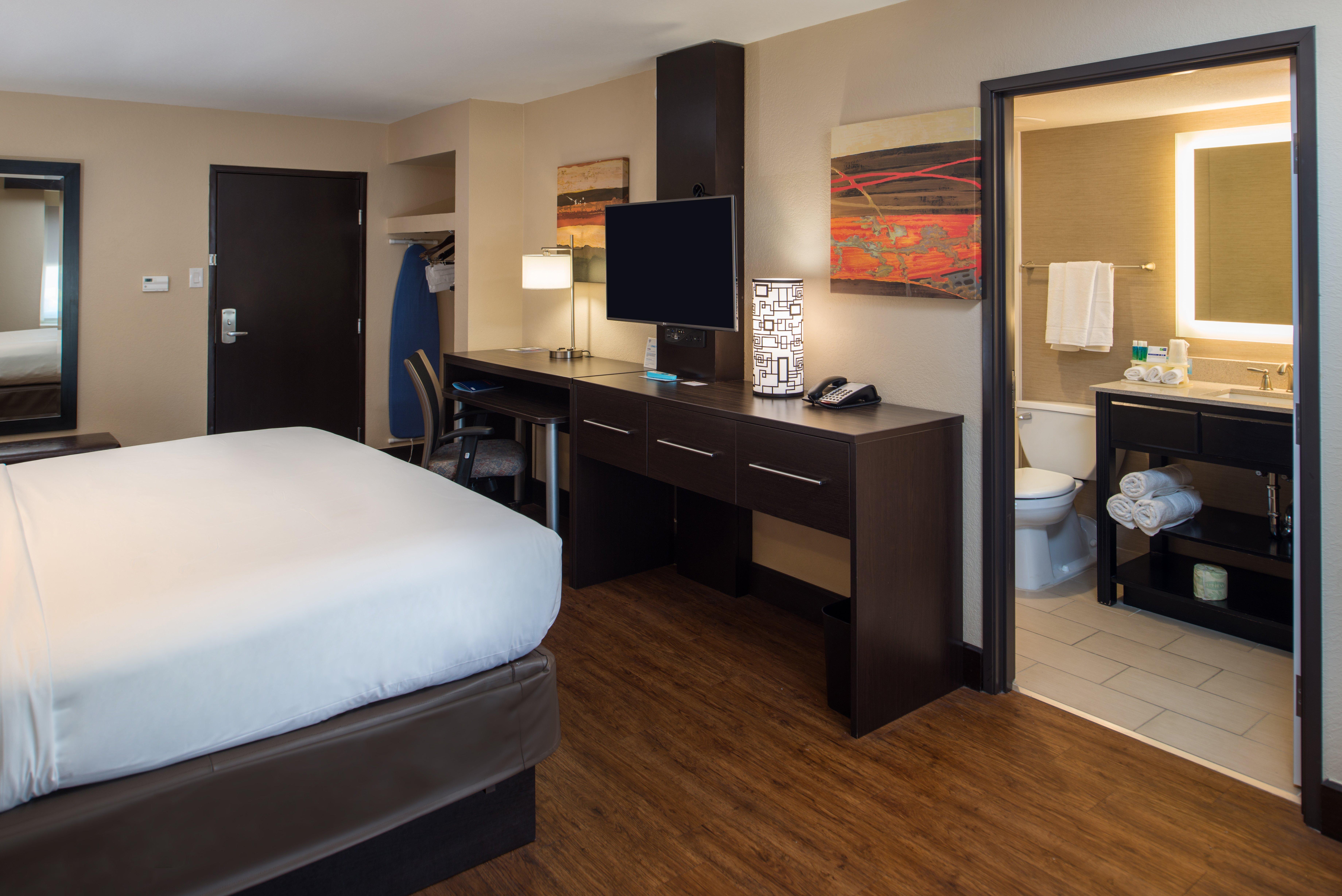 Holiday Inn Express & Suites San Antonio Medical - Six Flags By Ihg מראה חיצוני תמונה