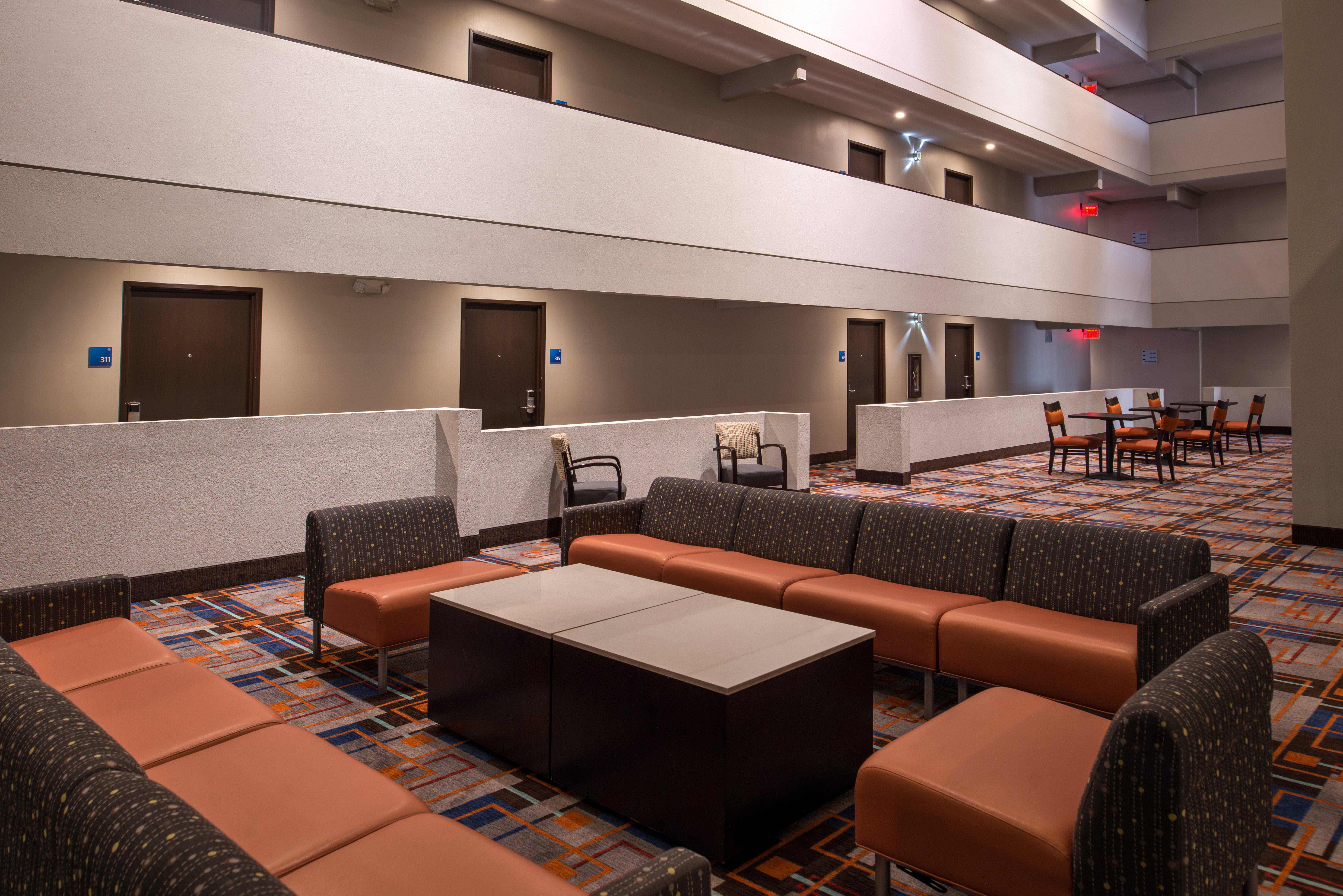Holiday Inn Express & Suites San Antonio Medical - Six Flags By Ihg מראה חיצוני תמונה